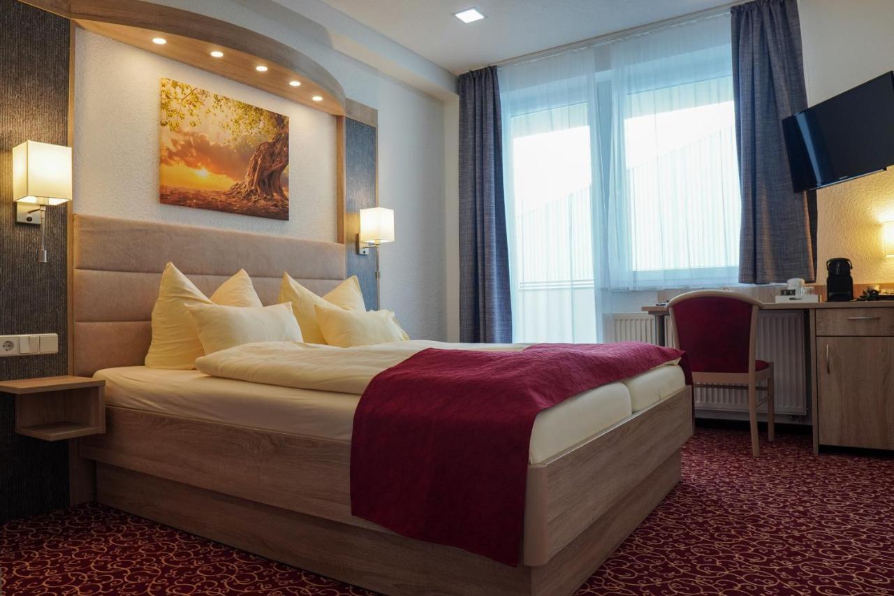 Hotel Aara 3*