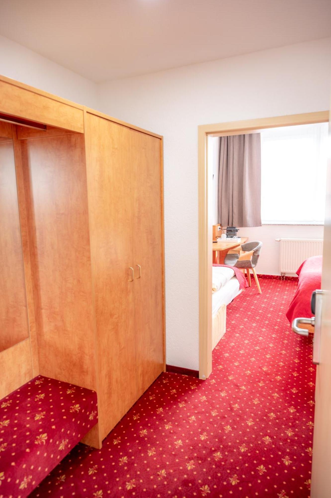 Aara Hotel
