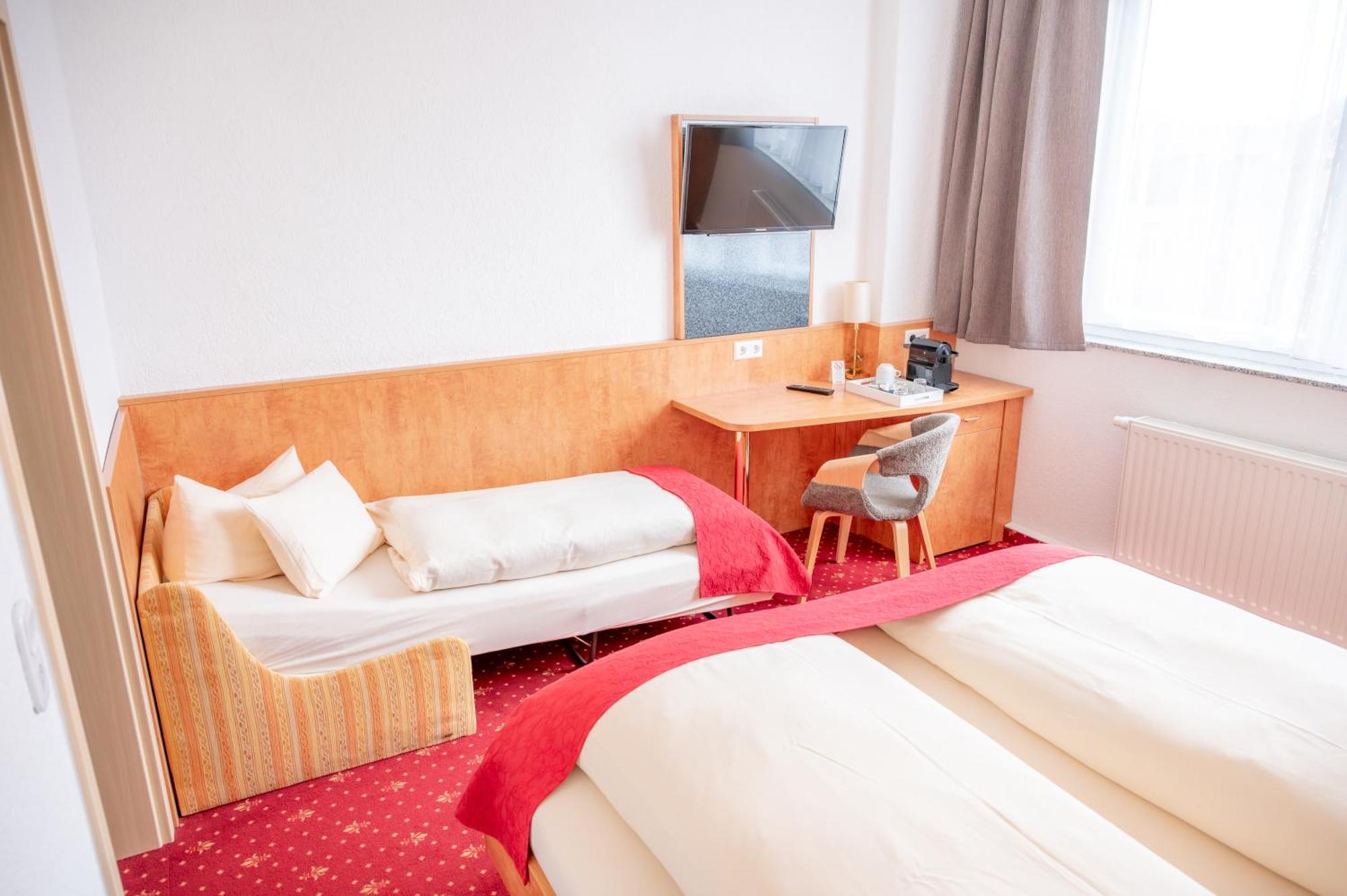 Aara Hotel