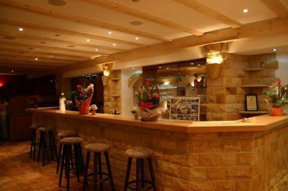 Aara Hotel 3*